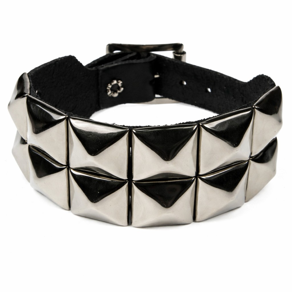 2 radový kožený náramok s pyramídovými hrotmi